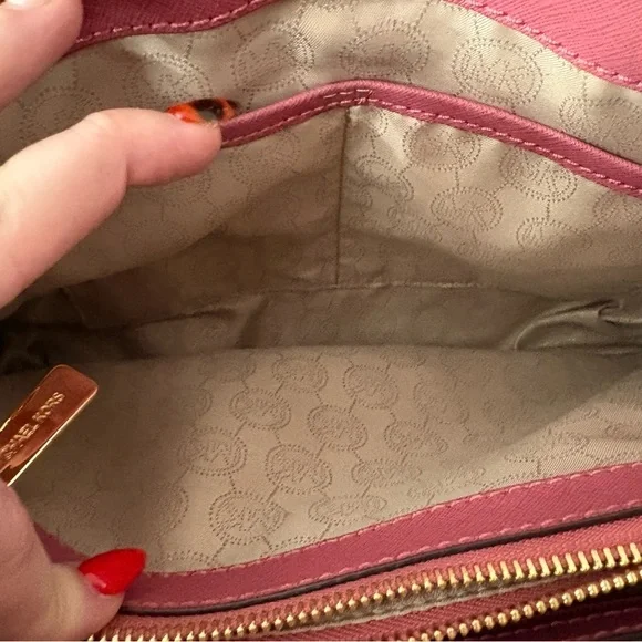 Michael Kors Pink Shoulder Bag with Gold Accents - Picture 4 of 7